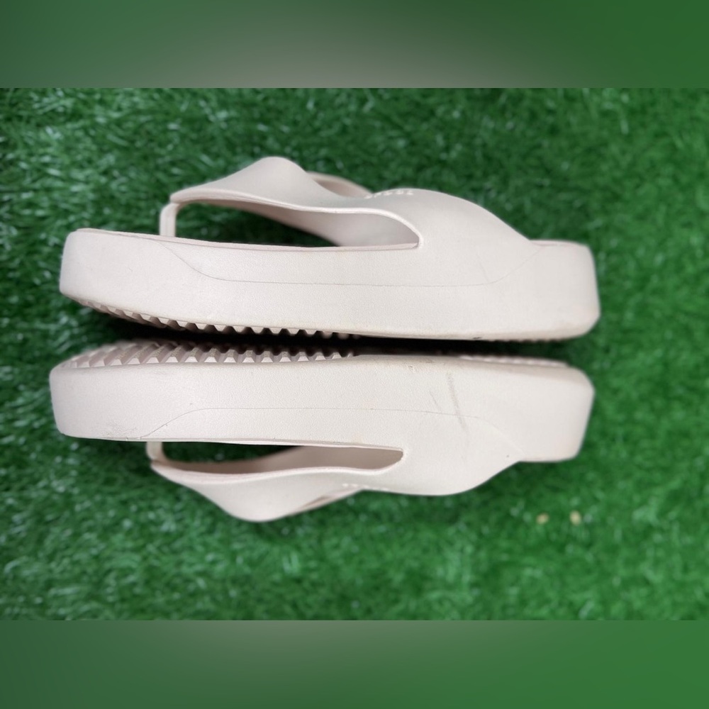 Crocs Women's White Mid-Platform Sandals Size 6 - Picture 3 of 8